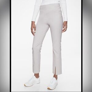 ATHLETA Wander Slim Straight Crop